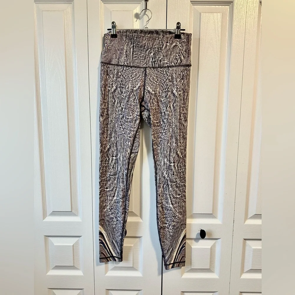 Lululemon wunder under hi rise tight (nulux 28”) - Picture 5 of 9